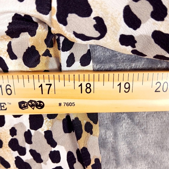 Suitsme Shirt Womens Small Leopard Animal Print 100% Silk Button Front Blouse - Picture 5 of 9